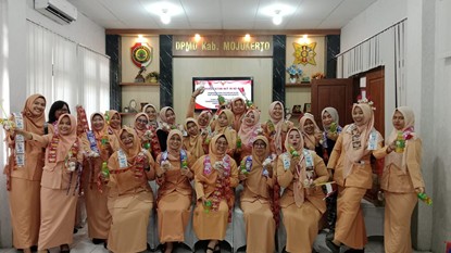 Peringati HUT RI Ke-80 DWP DPMD Kabupaten Mojokerto Perkuat Soliditas Melalui Pembinaan dan Pertemuan Rutin